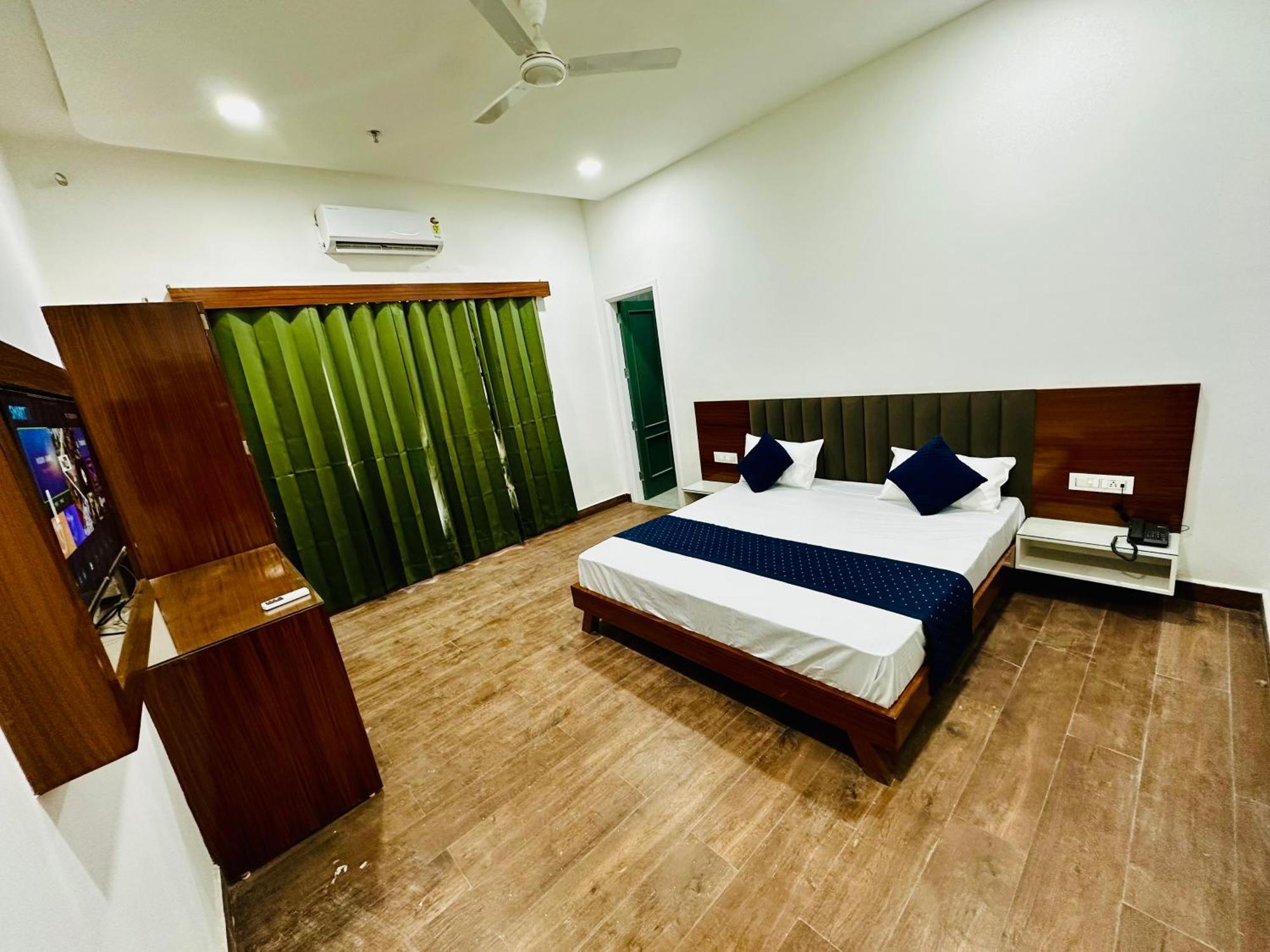 The Loya Hotel Muktsar Exterior foto