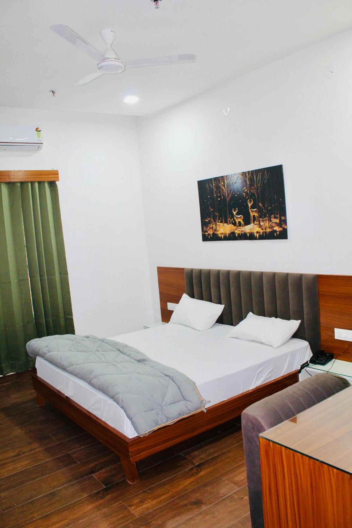 The Loya Hotel Muktsar Exterior foto